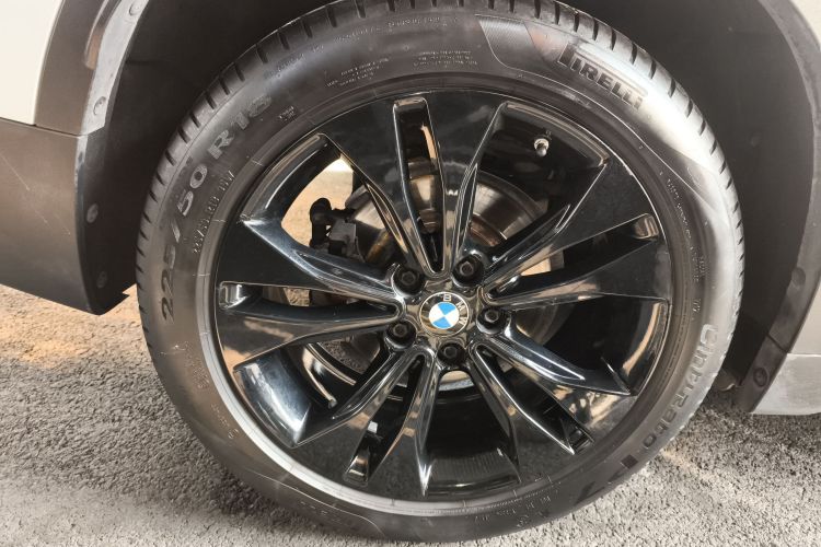 宝马X1 2020款 sDrive20Li 时尚型车身外观6008