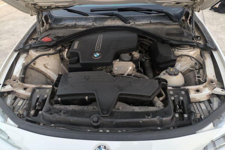 宝马3系 2014款 320Li 时尚型机舱底盘24