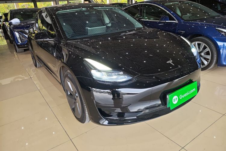 特斯拉 Model 3 2022款 后轮驱动版车身外观3