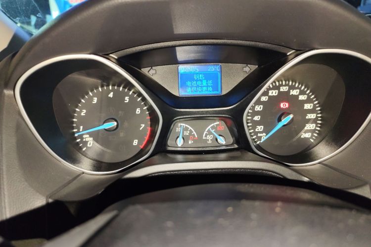 福特 福克斯 2012款 两厢 1.6L 自动风尚型中控内饰14