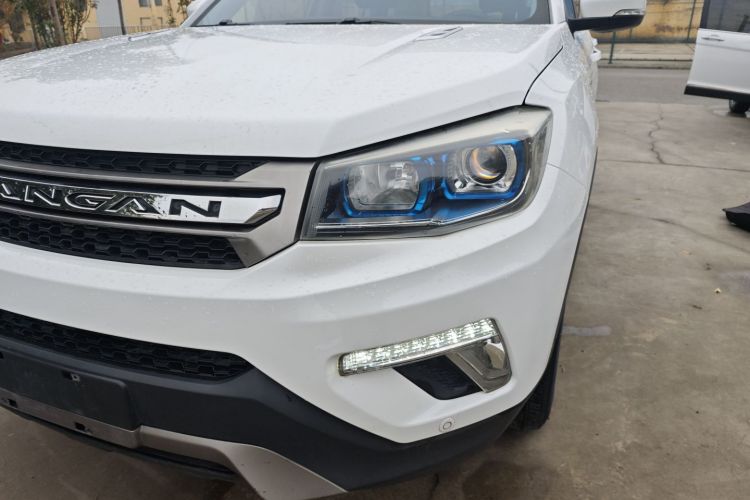 长安CS75 2017款 尚酷版 1.5T 自动锋悦型局部细节36