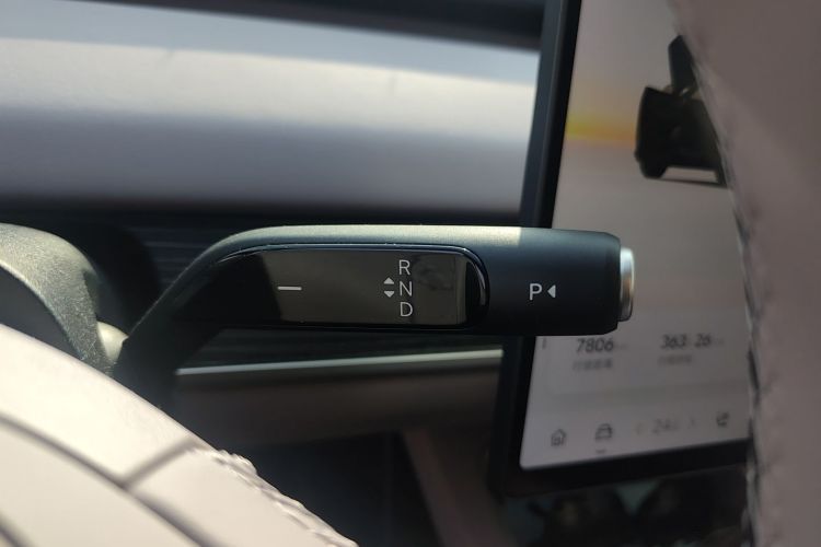 乐道L60 2024款 60kWh 后驱版中控内饰18