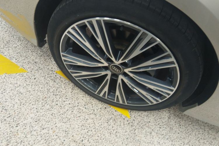 奥迪A6L 2022款 40 TFSI 豪华动感型车身外观6008