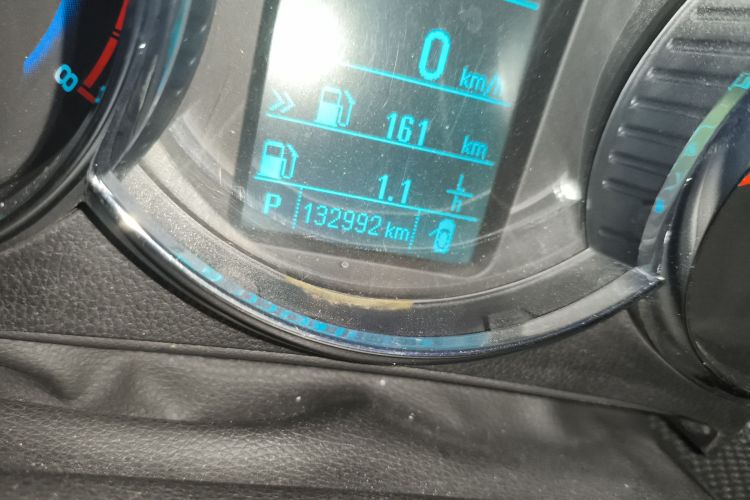 雪佛兰 科鲁兹 2013款 掀背 1.6T 自动旗舰型中控内饰15