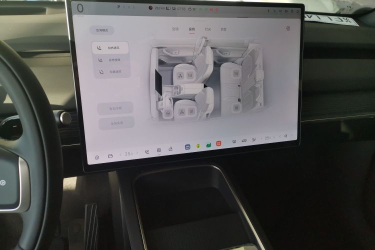 乐道L60 2024款 60kWh 后驱版中控内饰16