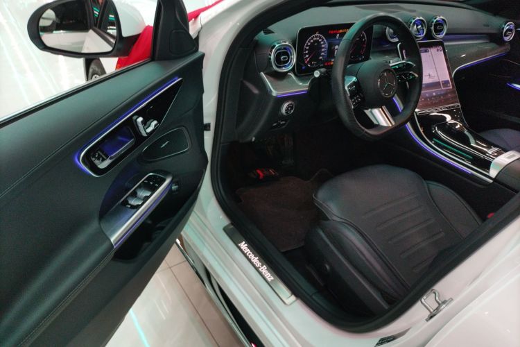 奔驰C级 2024款 改款 C 260 L 运动版中控内饰7003