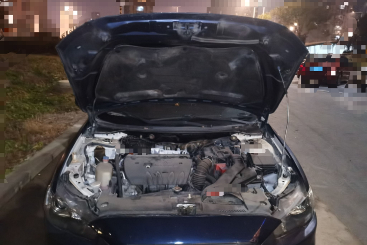 三菱 翼神 2013款 时尚版 1.8L 手动舒适型局部细节24