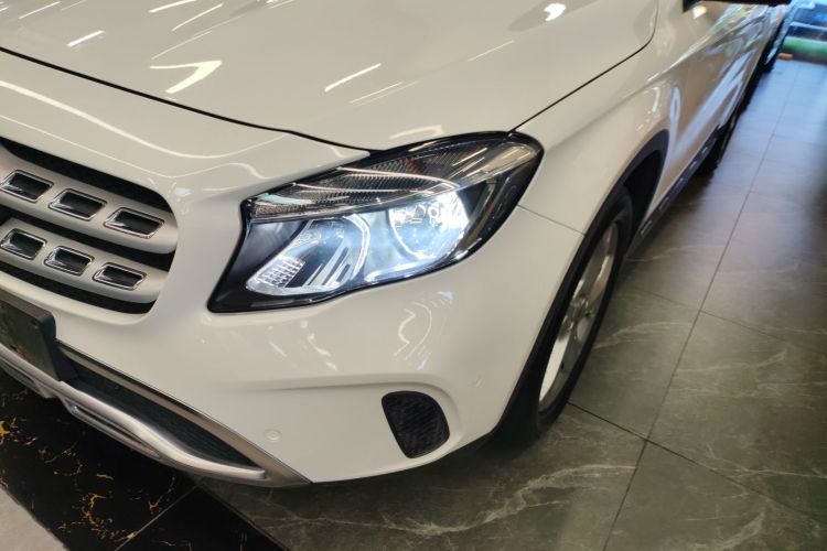 奔驰GLA 2019款 GLA 200 动感型局部细节36