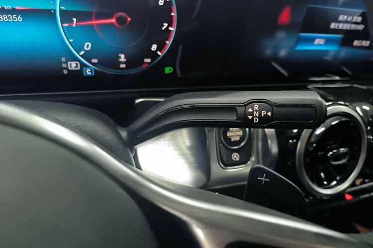 奔驰GLB 2020款 GLB 200 动感型局部细节18