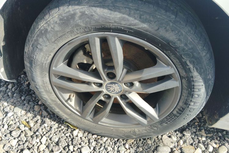 比亚迪 秦Pro 2020款 超越版 1.5TI 自动尊贵型车身外观6007