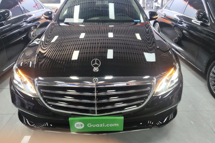 奔驰E级 2020款 改款 E 300 L 时尚型车身外观2