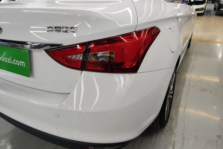 奇瑞 艾瑞泽5 2017款 1.5L CVT豪华版车身外观9