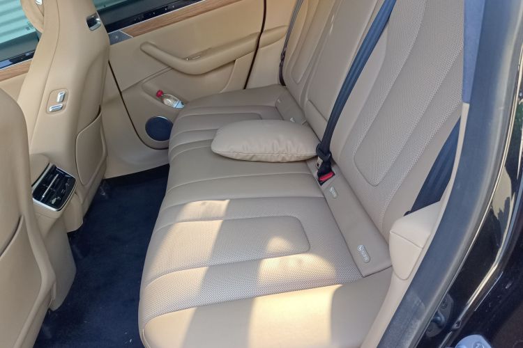 鸿蒙智行 智界R7 2024款 纯电 667km Pro中控内饰7004