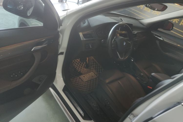 宝马X1 2018款 sDrive18Li 尊享型中控内饰20
