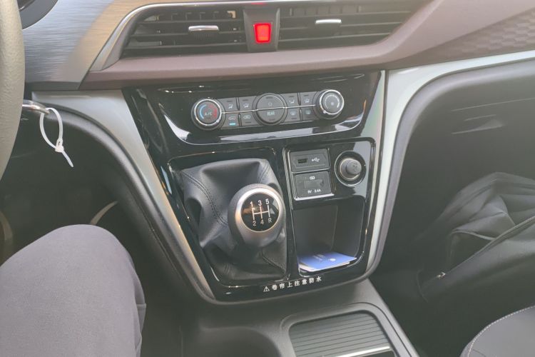 江淮瑞风 瑞风M3 2022款 1.5T 7座标准版中控内饰18