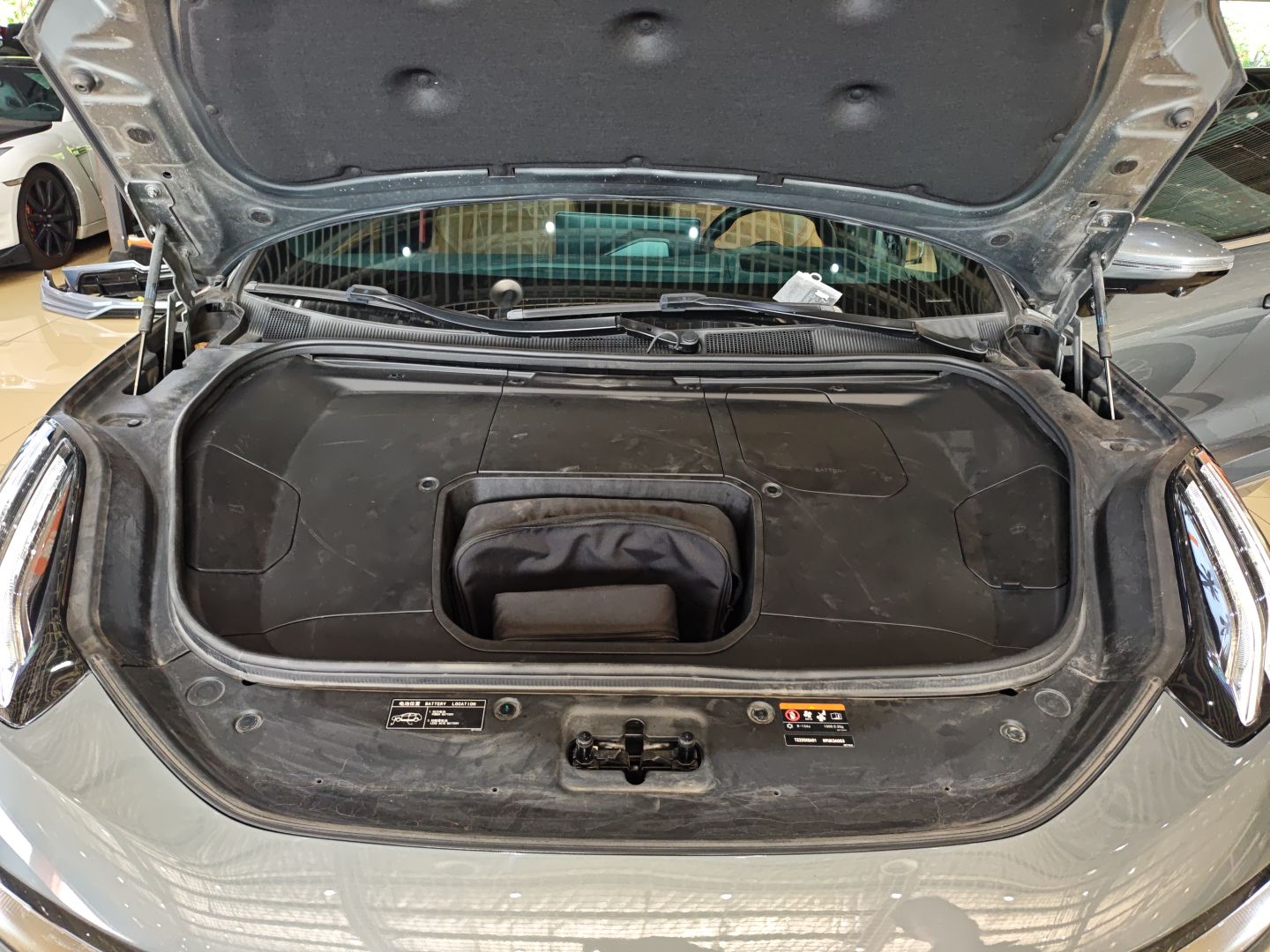 极氪001 2022款 长续航双电机 WE版