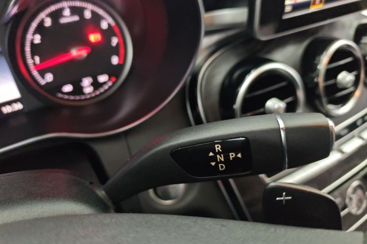 奔驰C级 2017款 C 180 L 运动版中控内饰18