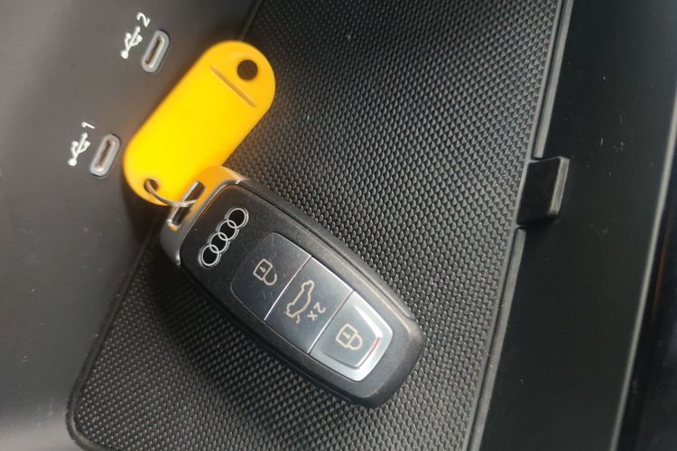 奥迪A3 2025款 A3L Limousine 35TFSI 飞驰尊享型中控内饰11