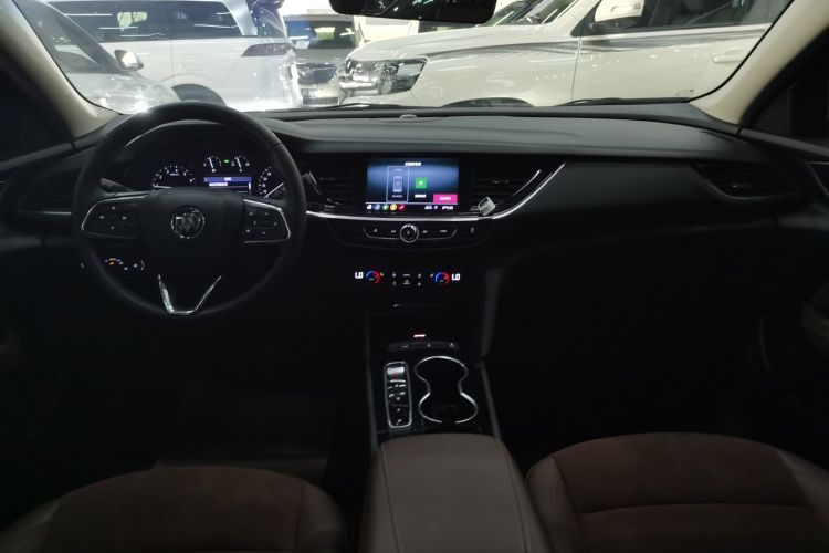 别克 君威 2023款 552T 智享型中控内饰7002