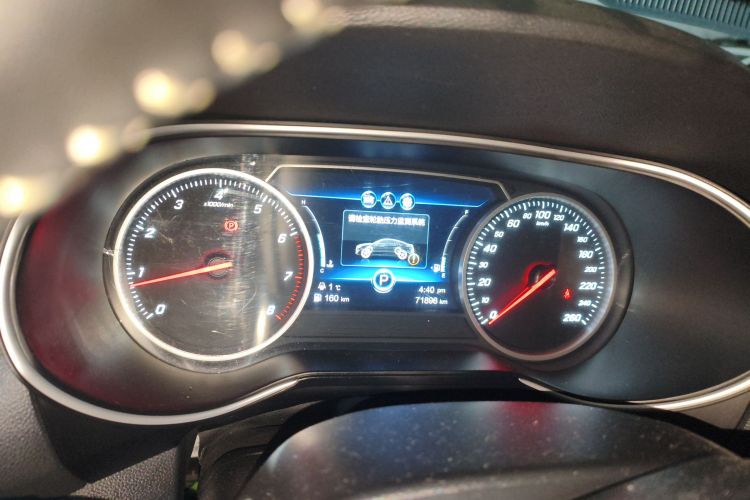 红旗H5 2018款 30TD 型动版中控内饰14