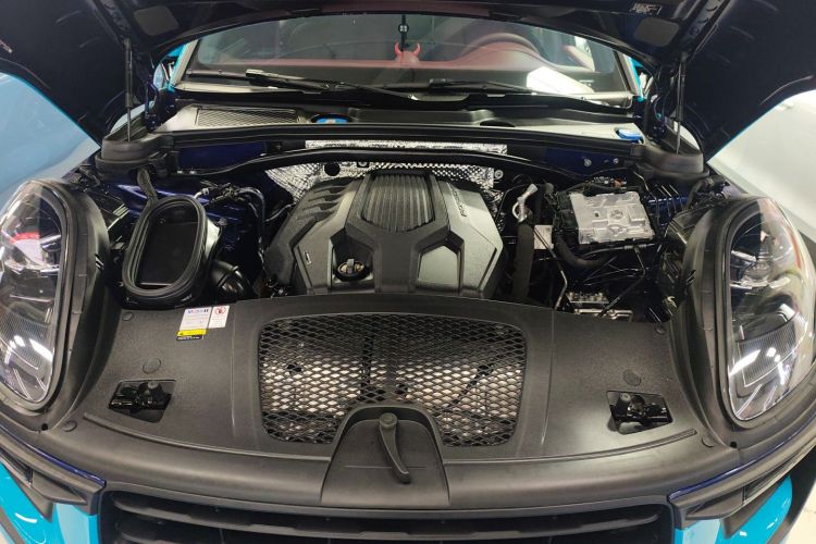 保时捷 2022款 Macan 2.0T机舱底盘24