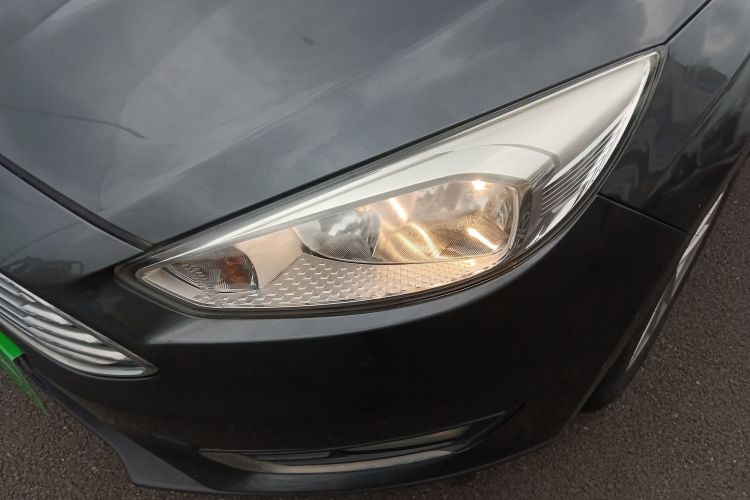 福特 福克斯 2015款 三厢 1.6L 自动风尚型局部细节36