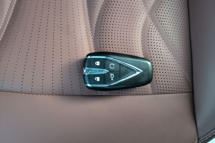 长安CS75 PLUS 2024款 第三代 冠军版 2.0T 智驾劲擎型中控内饰7001