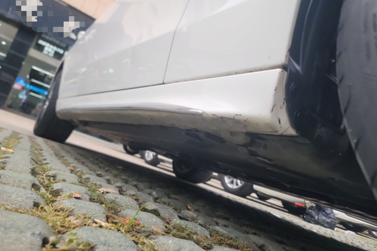 奔驰C级 2023款 C 200 L 运动版局部细节9001