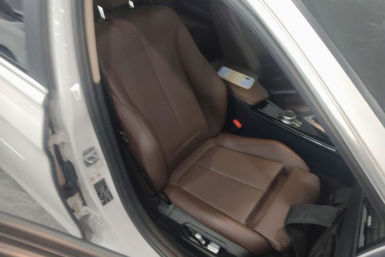 宝马3系 2019款 320Li 时尚型局部细节41