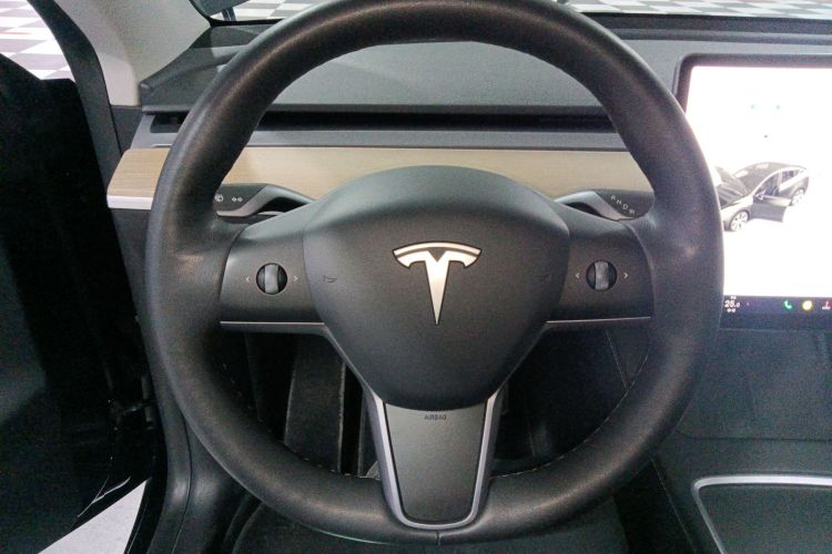 特斯拉 Model Y 2021款 标准续航后驱版中控内饰13