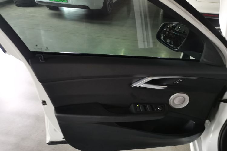 宝马1系 2021款 改款 120i M运动版中控内饰7007