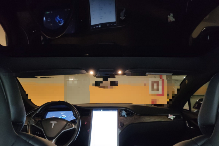 特斯拉 2017款 Model S 75D 标准续航版中控内饰22