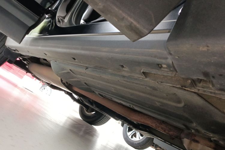 现代 胜达 2015款 2.0T 自动两驱舒适型 5座局部细节9001