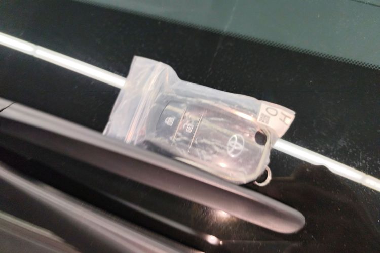 丰田 汉兰达 2026款 2.5L智能电混双擎两驱精英版 7座中控内饰11