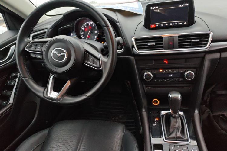 马自达3 昂克赛拉 2017款 三厢 2.0L 自动旗舰型 国V中控内饰7002