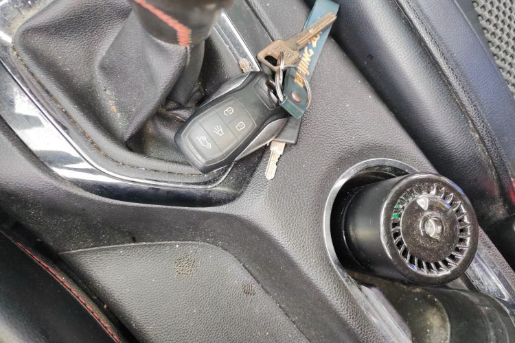 东南DX3 2016款 1.5L 手动尊贵型中控内饰7001