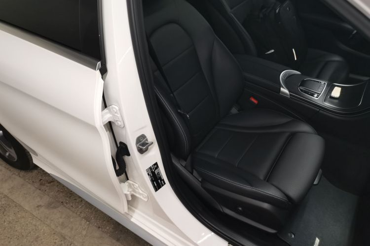 奔驰C级 2020款 改款 C 260 L 运动版局部细节41