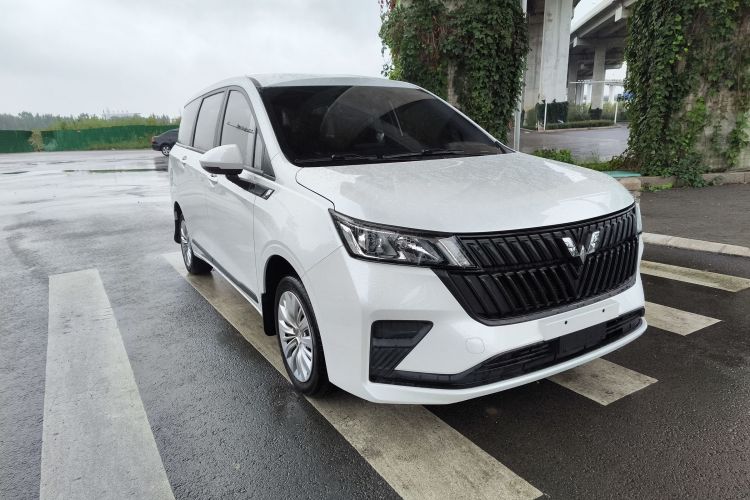 五菱汽车 五菱佳辰 2022款 1.5L 手动乐享精英型车身外观3