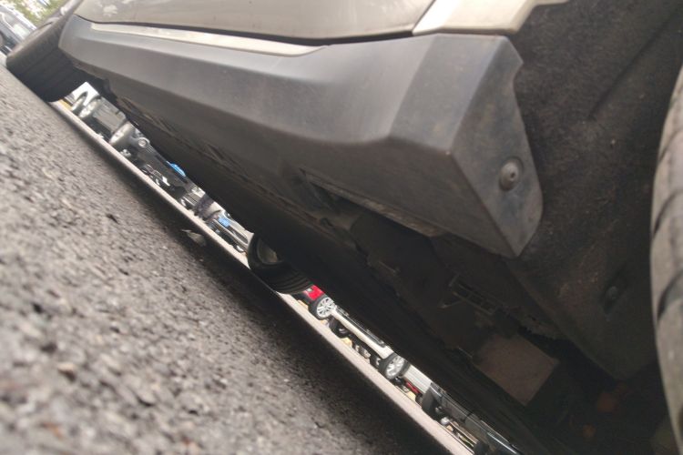 红旗E-QM5 2022款 431km 充电乐享版局部细节9001