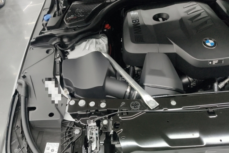 宝马5系 2024款 525Li 豪华套装机舱底盘25