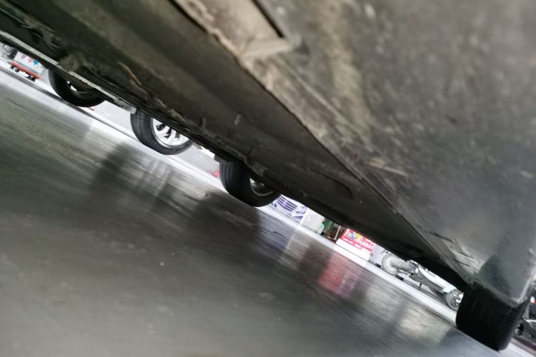 现代 索纳塔 2015款 1.6T GLS智能型机舱底盘30