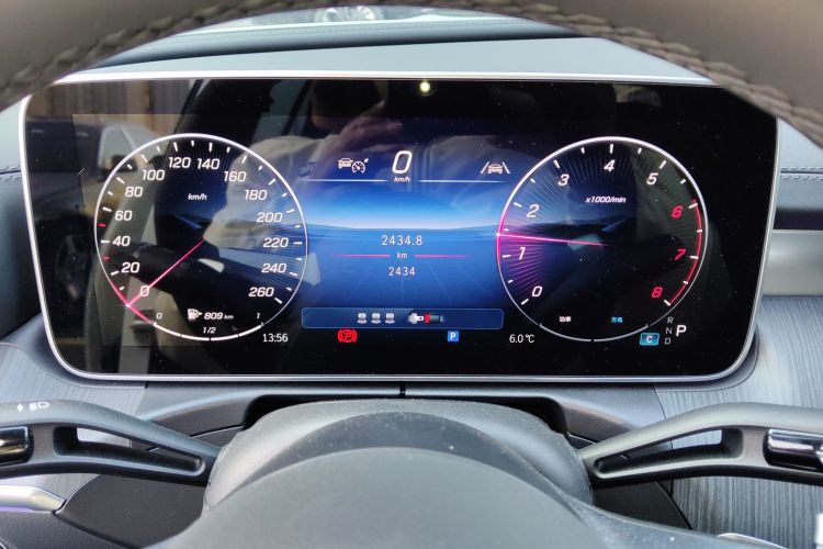 奔驰C级 2025款 改款 C 260 L 皓夜运动版中控内饰14