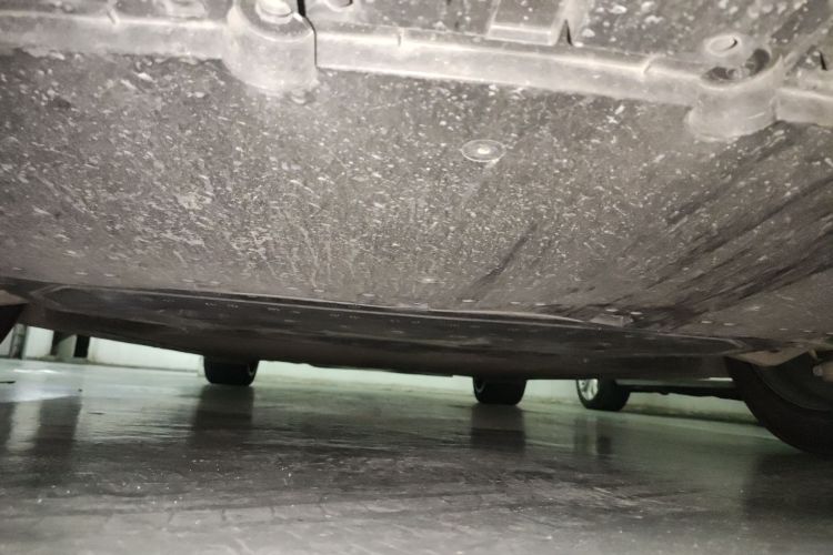 小米汽车 小米SU7 2024款 后驱长续航智驾版局部细节9008