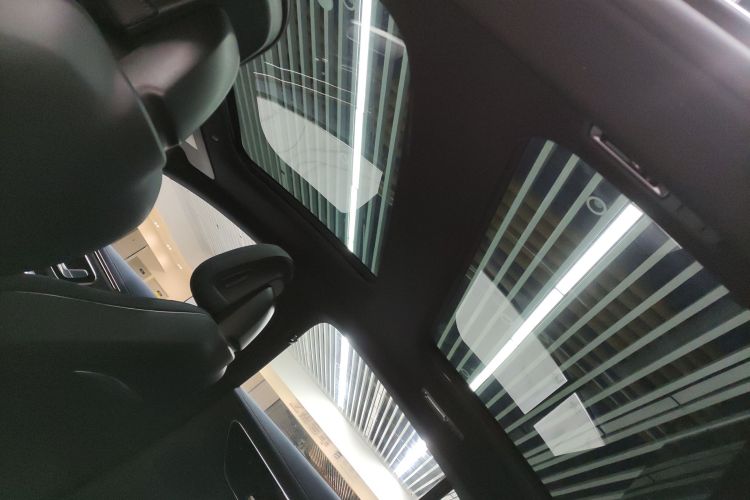 奔驰EQE 2022款 350 豪华版中控内饰22