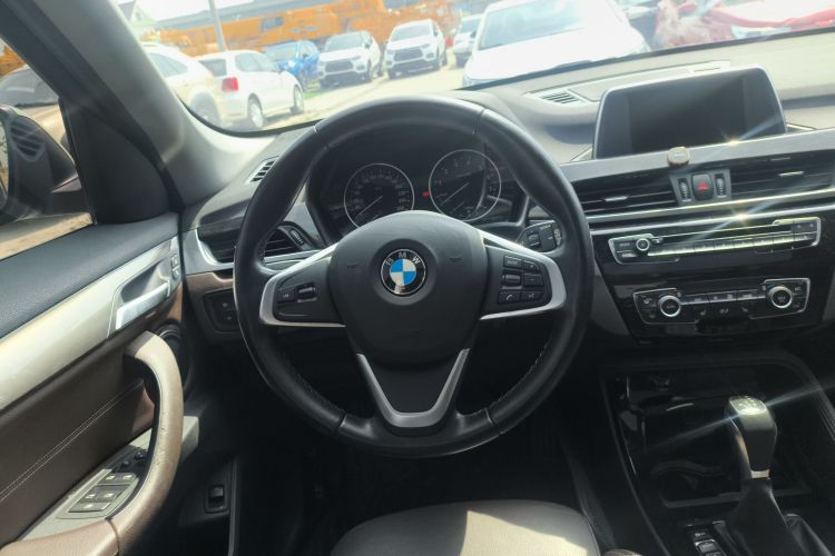 宝马X1 2016款 sDrive20Li 豪华型中控内饰13