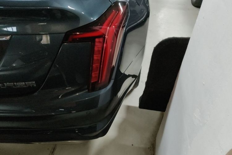 凯迪拉克CT5 2020款 改款 28T 豪华型车身外观9