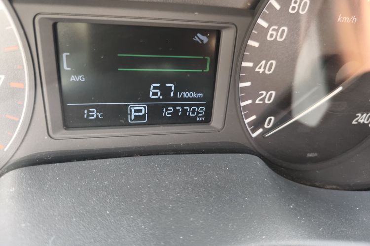 日产 轩逸 2014款 1.6XV CVT尊享版中控内饰15