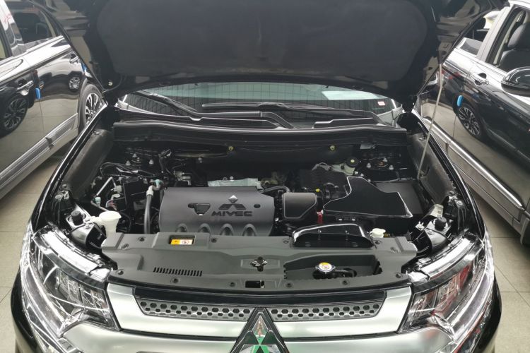 三菱 欧蓝德 2019款 2.4L 四驱致享版 5座 国VI局部细节24