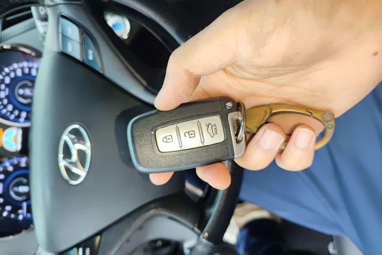 现代 索纳塔 2014款 2.0L 自动豪华版中控内饰11