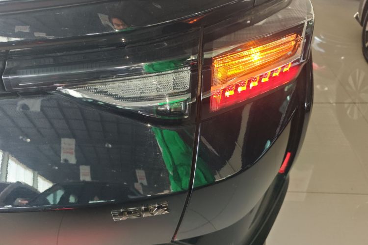 东风风神 奕炫 2023款 马赫版 1.5T 自动追猎骑士版车身外观6006